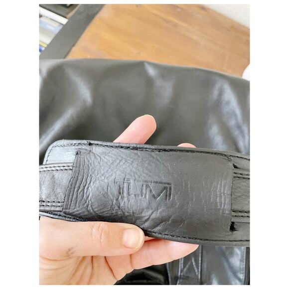 Tumi Black Leather Expandable Padded Laptop Briefcase Messenger Bag - Picture 10 of 12